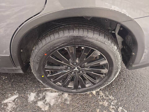 2020 Mitsubishi Outlander LE