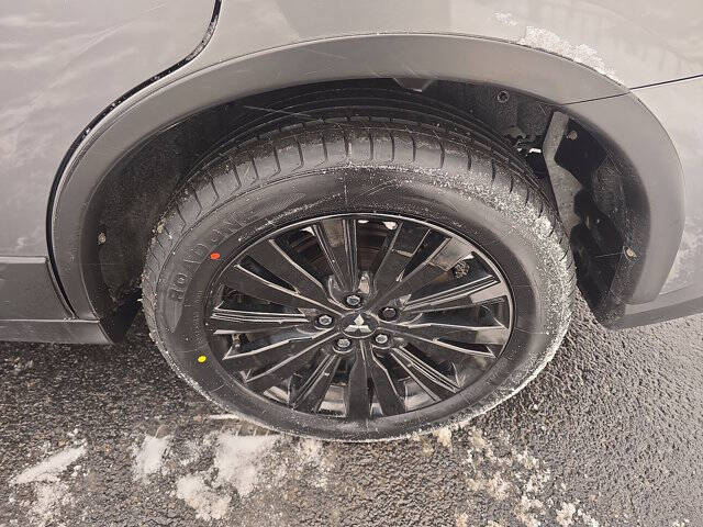 2020 Mitsubishi Outlander LE