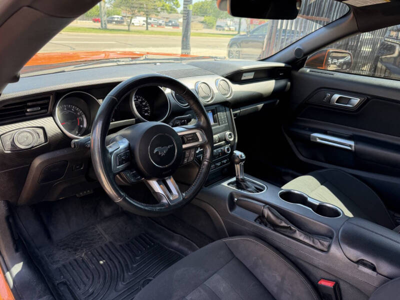 2021 Ford Mustang EcoBoost
