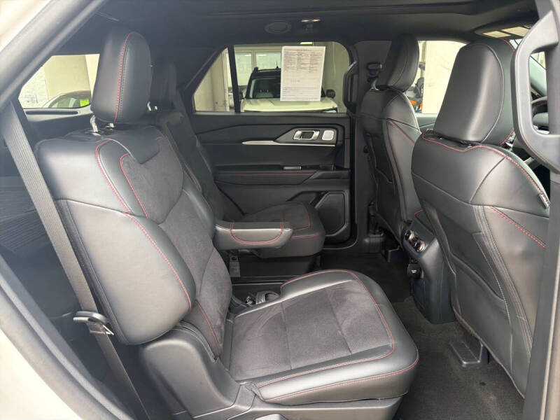 2025 Ford Explorer ST