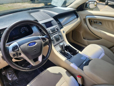 2016 Ford Taurus SEL