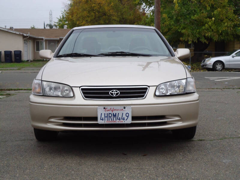 2000 Toyota Camry LE's photo
