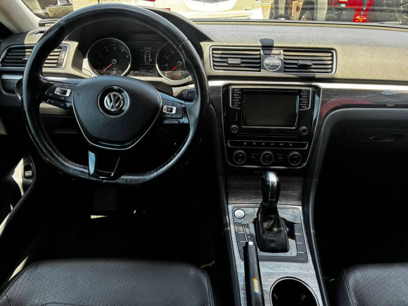 2017 Volkswagen Passat 1.8T SE