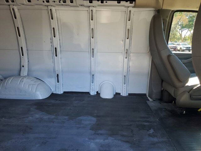 2023 Chevrolet Express 2500