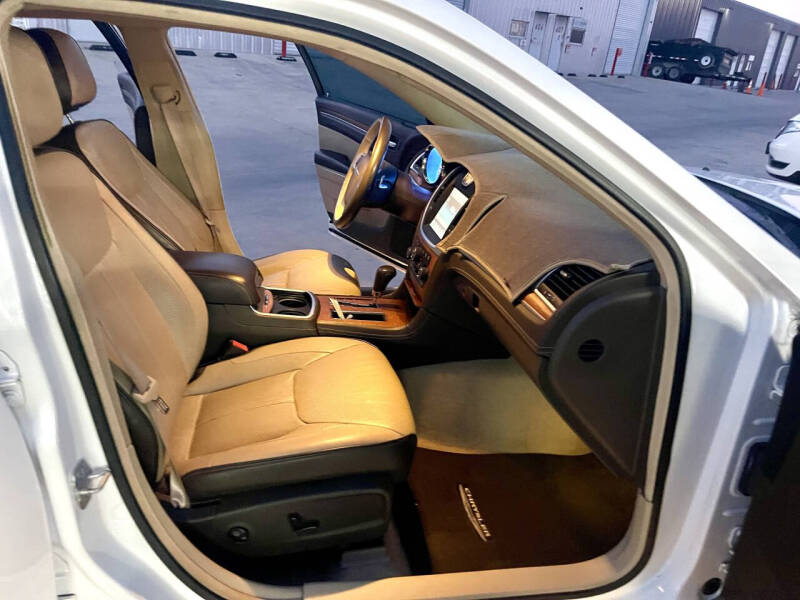 2012 Chrysler 300 C Luxury Series