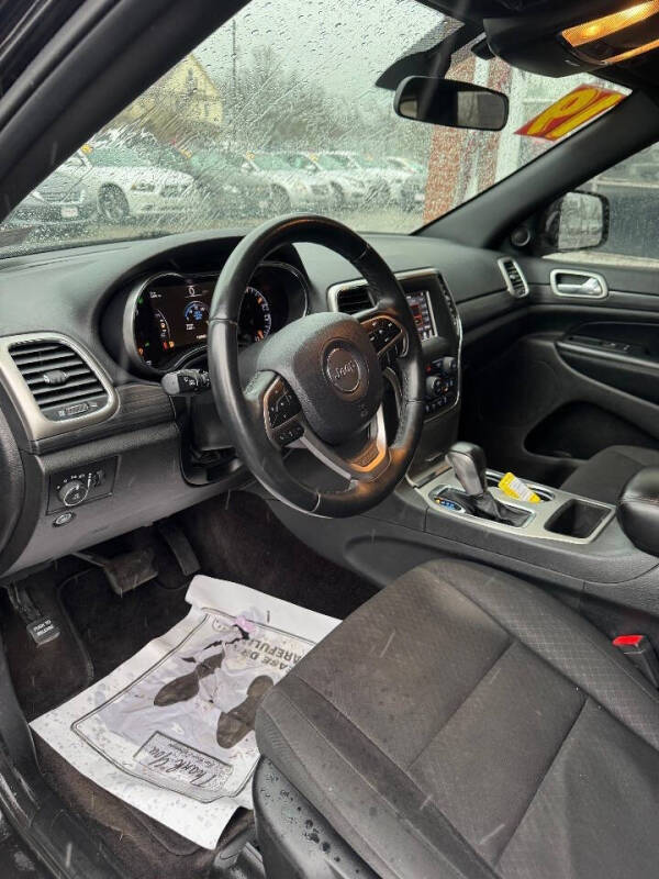 2019 Jeep Grand Cherokee Laredo