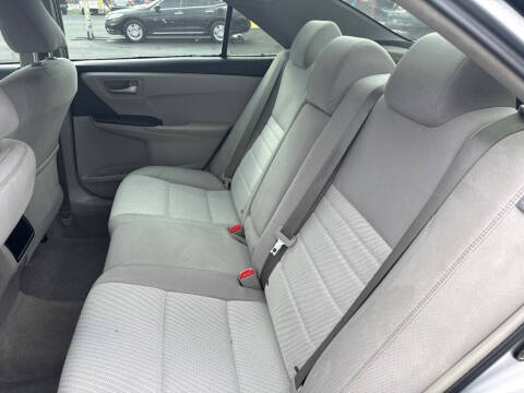 2017 Toyota Camry LE