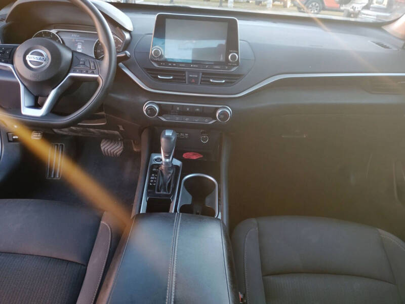 2021 Nissan Altima 2.5 SV