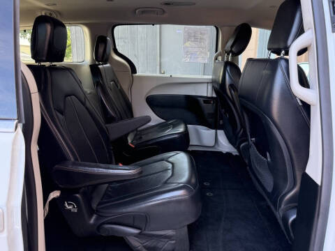 2018 Chrysler Pacifica Touring L