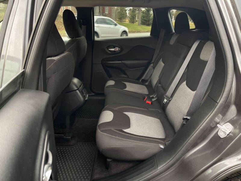 2016 Jeep Cherokee Sport Altitude