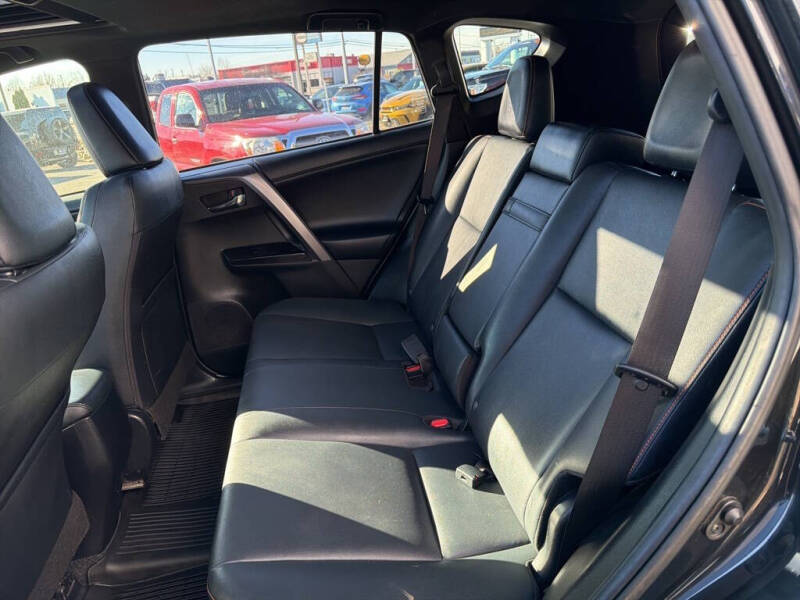 2017 Toyota RAV4 Hybrid SE