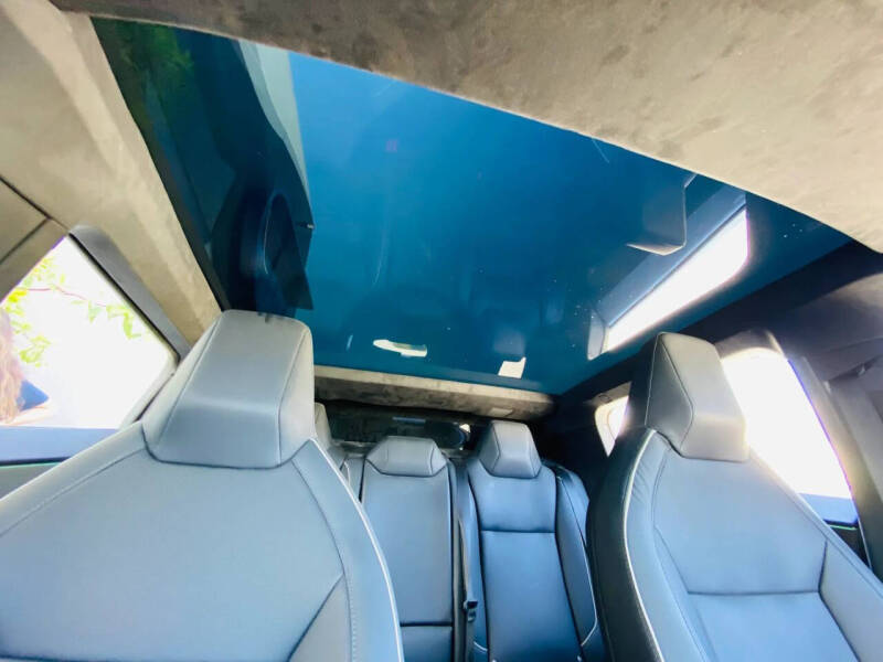 2024 Tesla Cybertruck