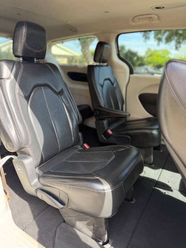 2020 Chrysler Pacifica Touring L