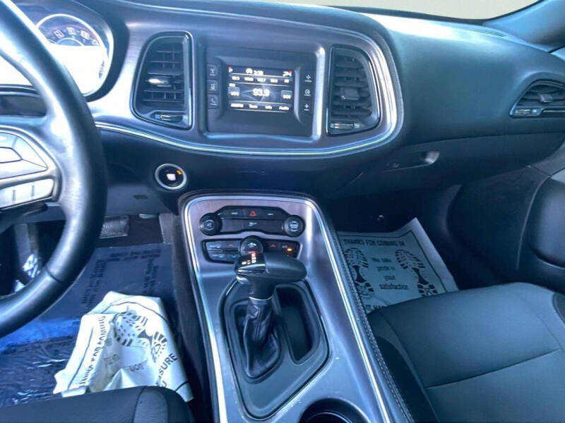 2015 Dodge Challenger SXT