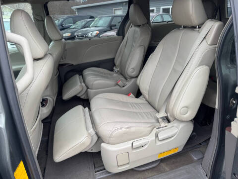 2013 Toyota Sienna XLE 7-Passenger