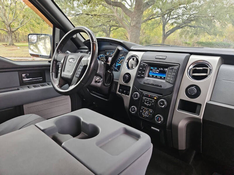 2013 Ford F-150 XLT photo 27