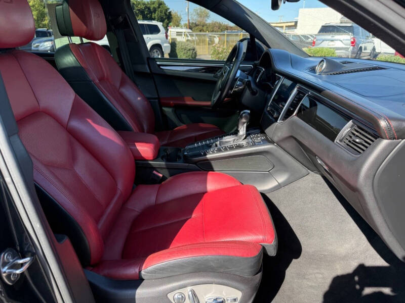2018 Porsche Macan GTS