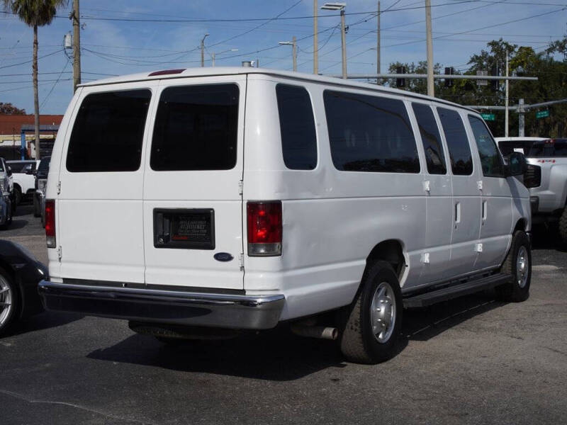 2011 Ford E-Series E-350 SD XLT