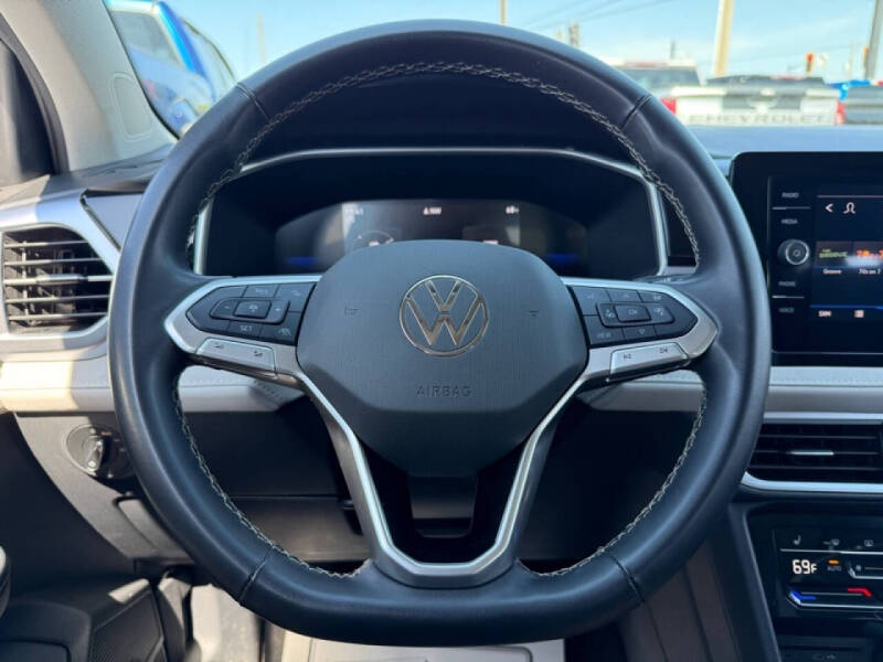 2025 Volkswagen Taos SE