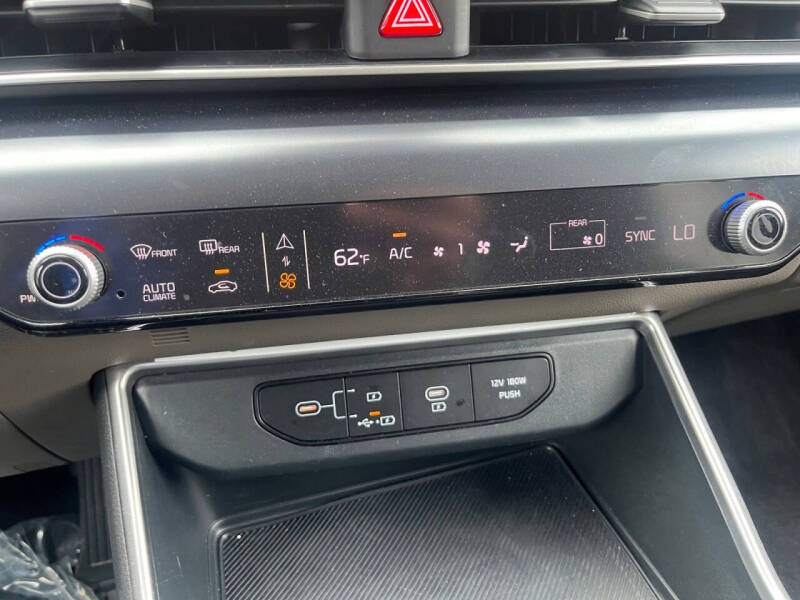 2025 Kia Carnival LXS