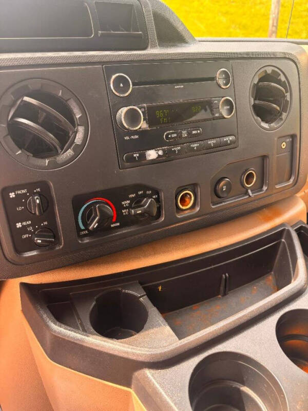 2010 Ford E-Series E-350 SD XLT