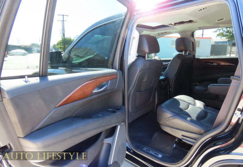 2017 Cadillac Escalade Luxury