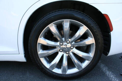 2017 Chrysler 300 Limited