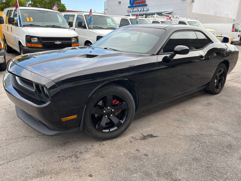 2011 Dodge Challenger SE's photo