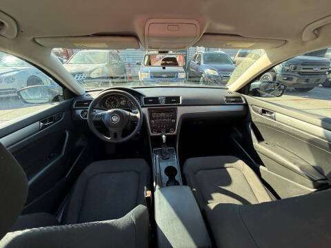 2014 Volkswagen Passat 1.8T S