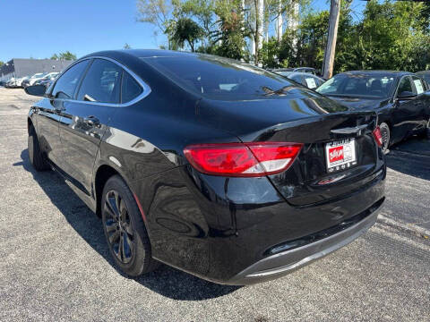 2017 Chrysler 200 LX