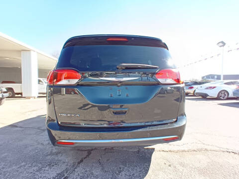 2017 Chrysler Pacifica Touring Plus