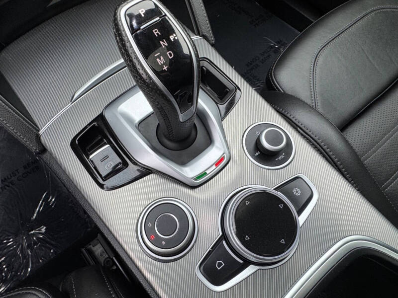 2023 Alfa Romeo Stelvio Veloce