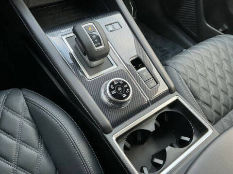 2025 Mitsubishi Outlander PHEV SEL