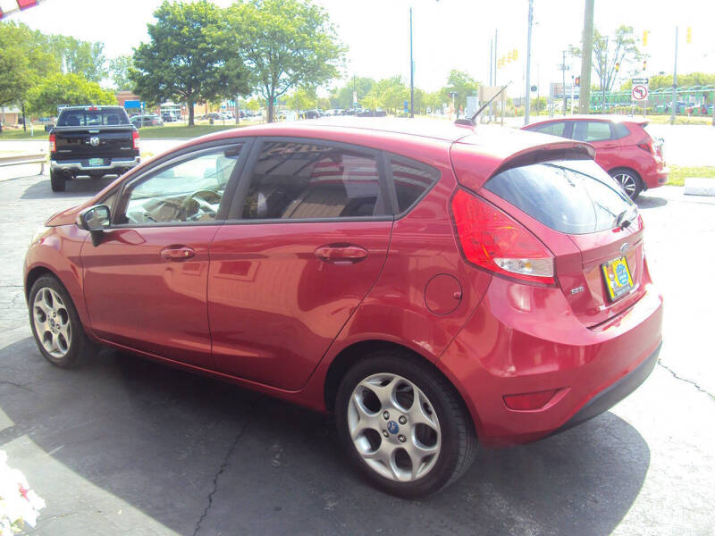 2011 Ford Fiesta SES