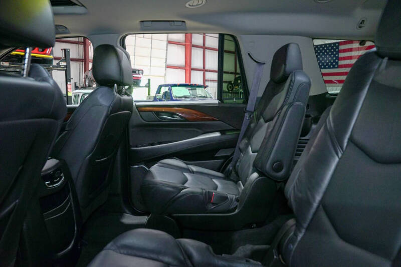 2017 Cadillac Escalade Luxury