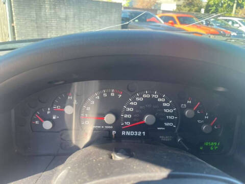 2004 Ford Explorer XLT