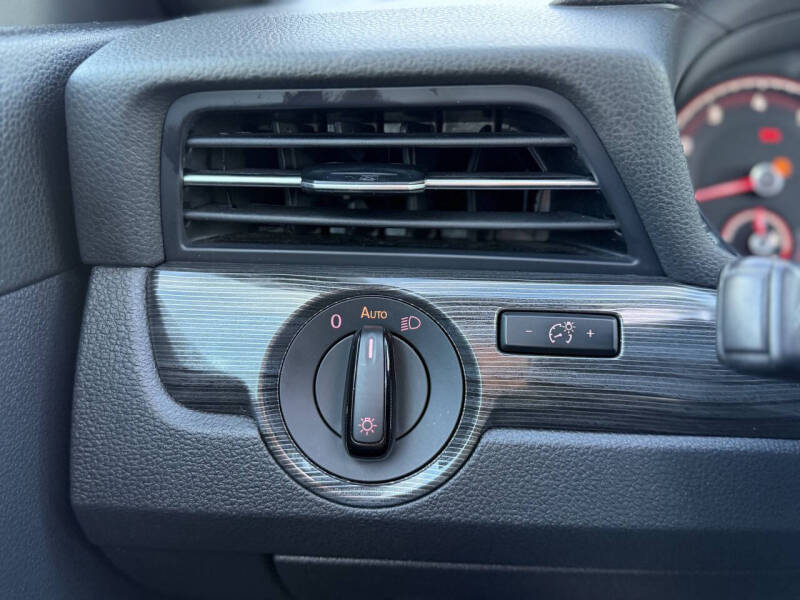 2021 Volkswagen Passat R-Line