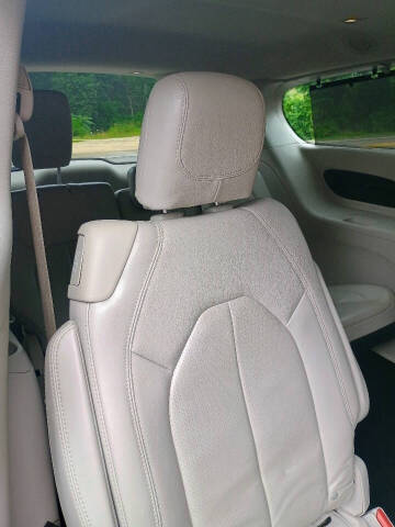 2017 Chrysler Pacifica Touring-L Plus