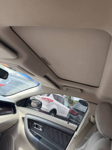 2010 Ford Taurus SEL