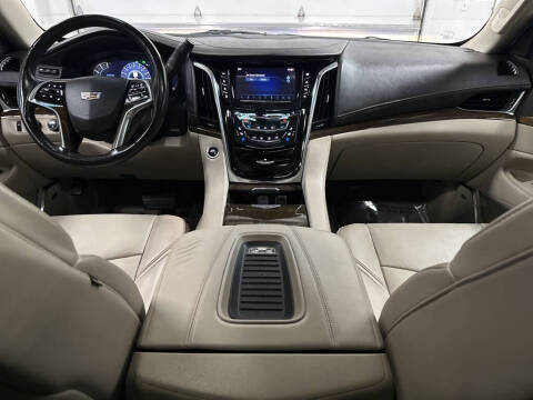 2018 Cadillac Escalade Luxury