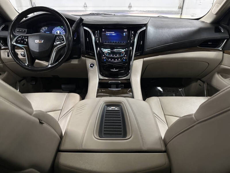 2018 Cadillac Escalade Luxury