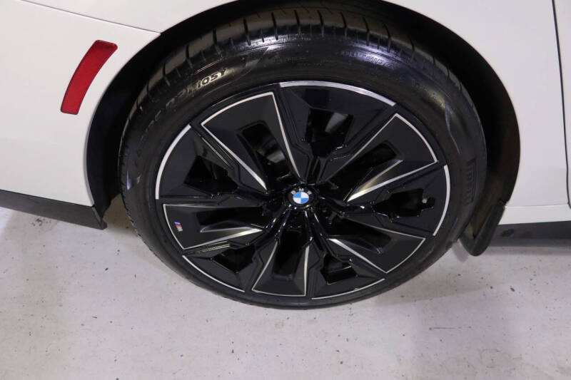 2024 BMW i7 M70