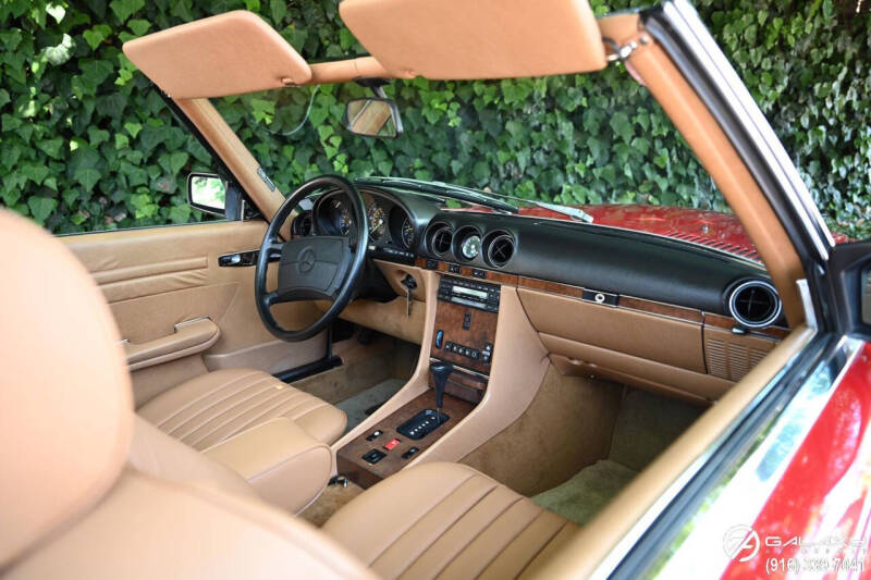 1987 Mercedes-Benz 560-Class 560 SL