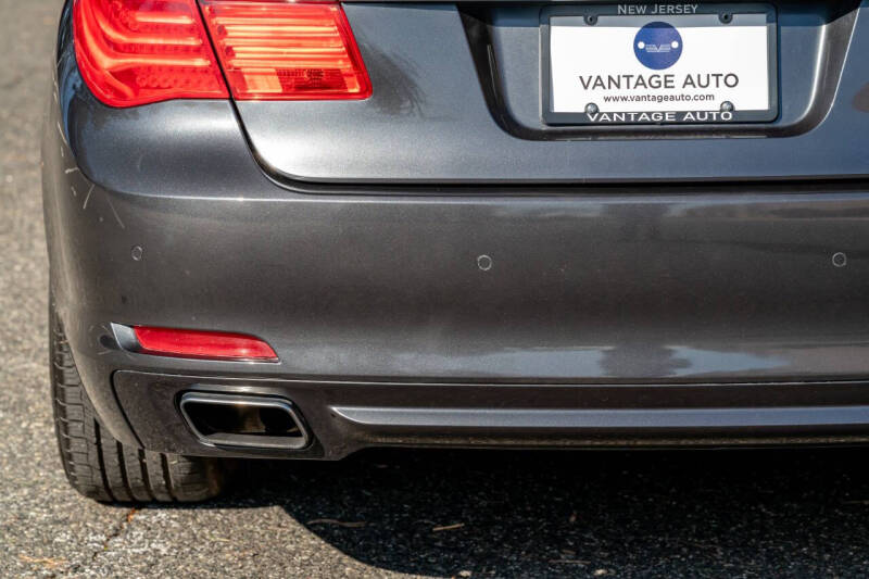 2011 BMW 7 Series 750Li xDrive