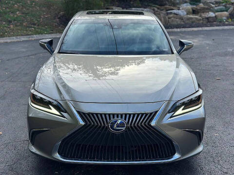 2021 Lexus ES 300h Ultra Luxury