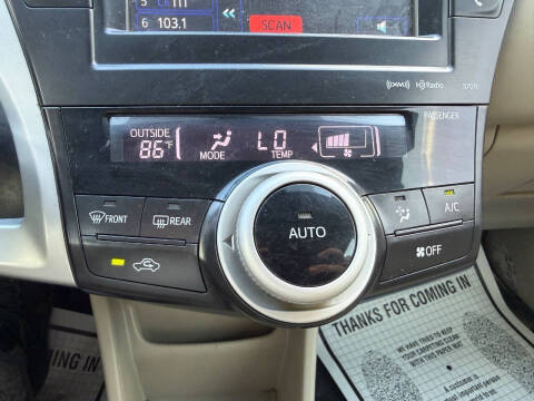 2012 Toyota Prius v Five
