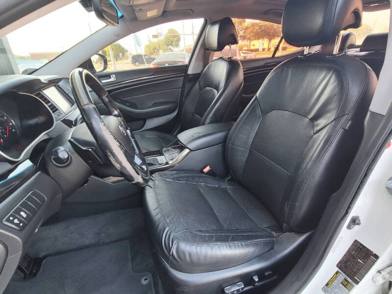 2016 Kia Cadenza Premium