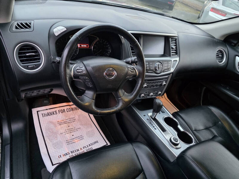 2019 Nissan Pathfinder SL