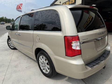 2015 Chrysler Town and Country Touring