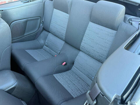 2006 Ford Mustang V6 Deluxe